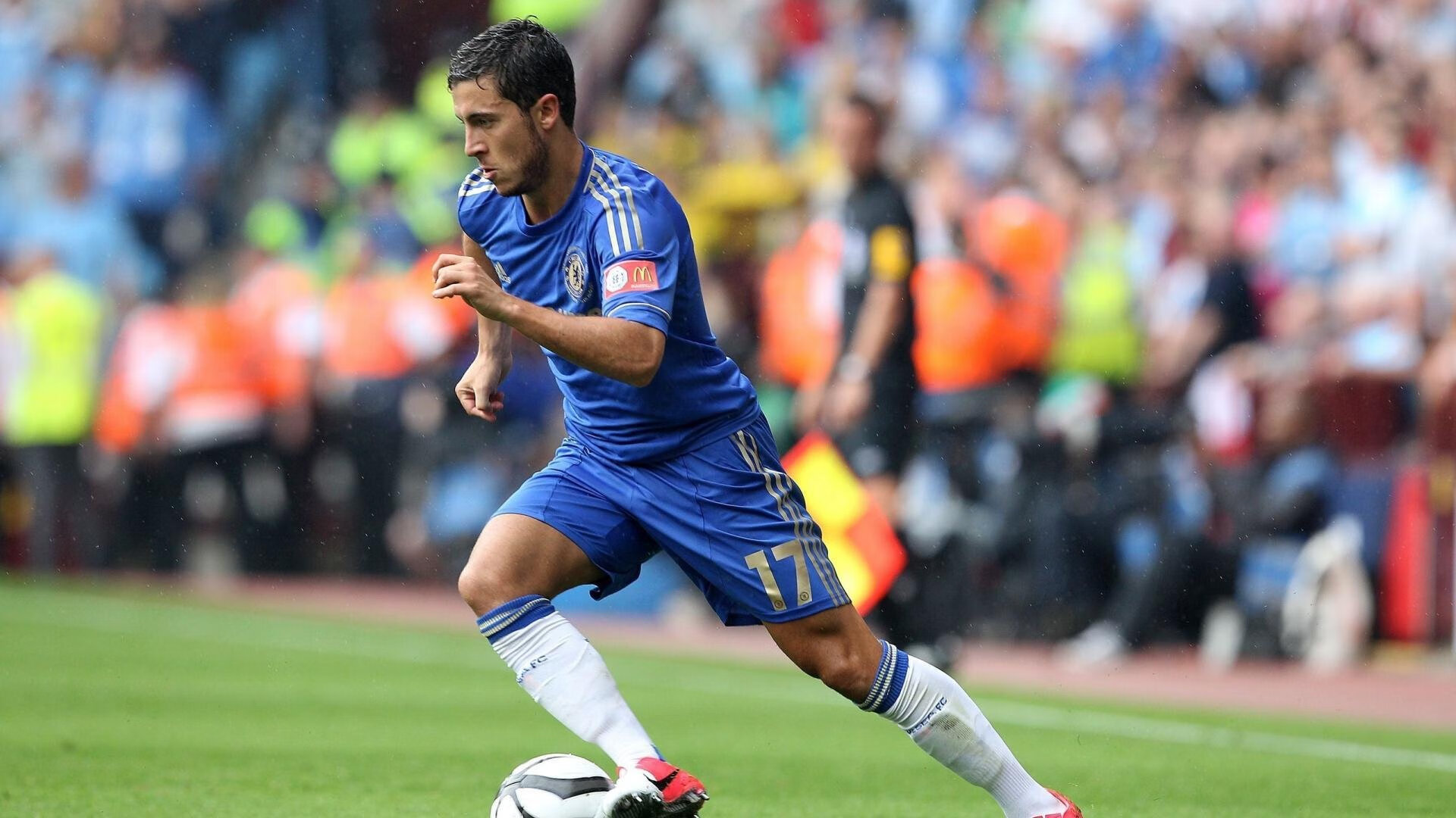 开云体育网页版-球场上的“人性光辉”：欧冠中的暖心瞬间